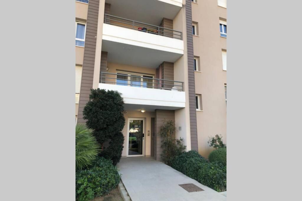 Joli T2 Recent 'Le Vivaldi' Apartman Ajaccio  Kültér fotó
